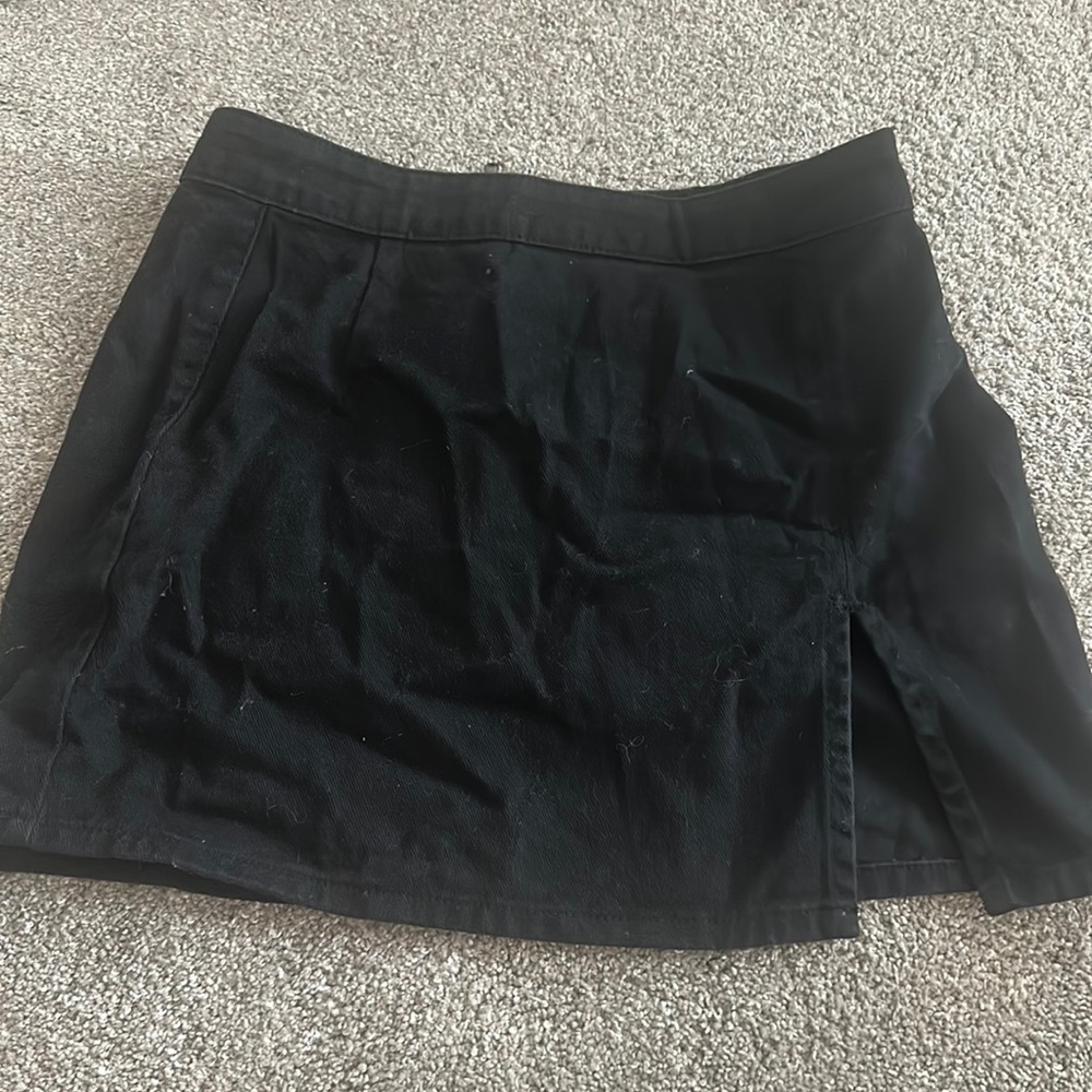 Mini denim black skirt with slit - L